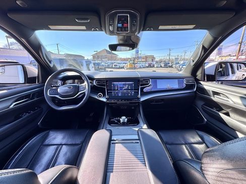 Used 2022 Jeep Wagoneer Series I image 10