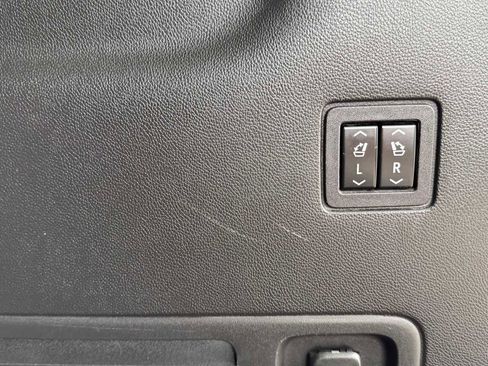 Used 2022 Chevrolet Traverse High Country image 31