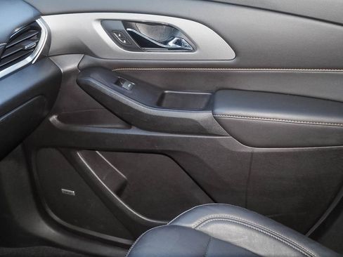 Certified 2019 Chevrolet Traverse LT w/ LT Premium Package AWD/4WD image 28