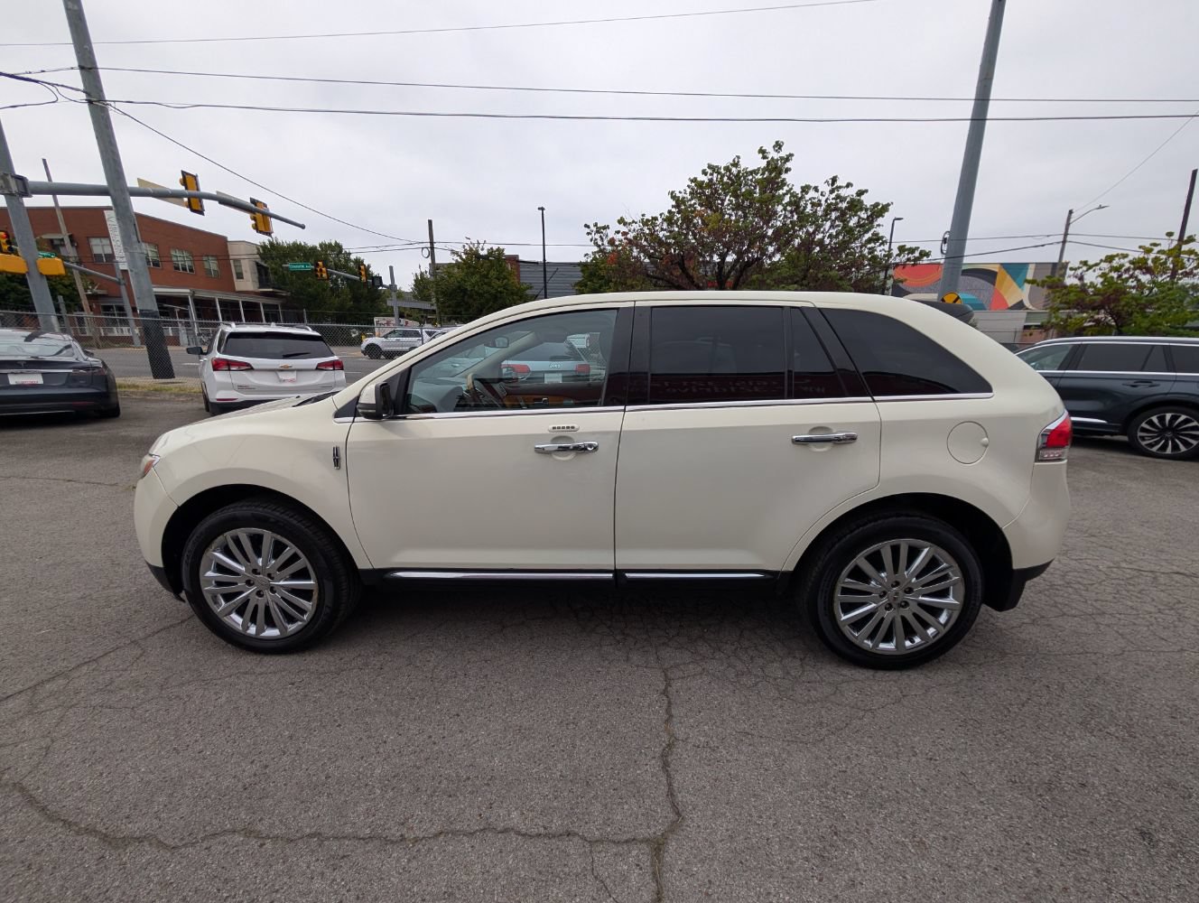 Used 2013 Lincoln MKX AWD image 9