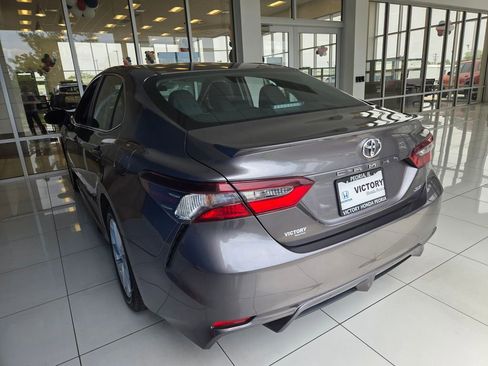 Used 2024 Toyota Camry SE FWD image 8