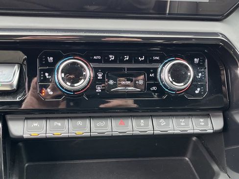 Used 2024 GMC Sierra 1500 AT4X image 16