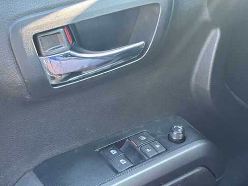 Used 2023 Toyota Tacoma TRD Sport image 23