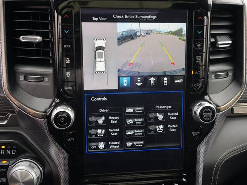 Used 2020 RAM 1500 Limited w/ Black Appearance Package AWD/4WD image 30