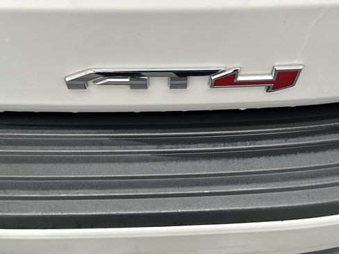 Used 2023 GMC Yukon AT4 w/ AT4 Premium Plus Package AWD/4WD image 14