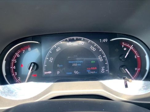 Used 2025 Toyota RAV4 XLE FWD image 25