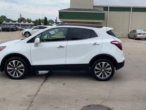 Used 2022 Buick Encore Preferred AWD/4WD image 5