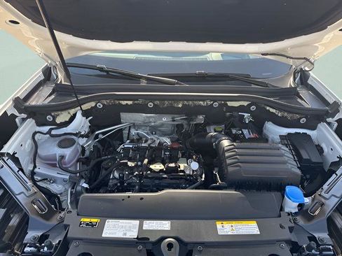 Used 2024 Volkswagen Atlas Cross Sport SEL R-Line image 27