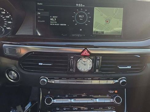 Used 2019 Genesis G90 3.3T Premium image 6