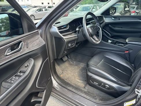Used 2022 Jeep Grand Cherokee L Limited AWD/4WD image 14