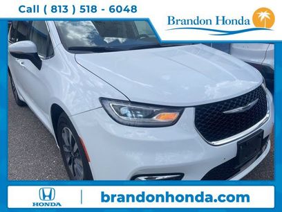 Used 2023 Chrysler Pacifica Touring-L