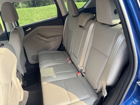 Used 2017 Ford Escape SE AWD/4WD image 16