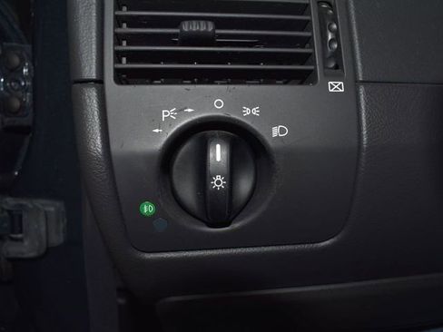 Used 2008 Chrysler Crossfire Limited image 14