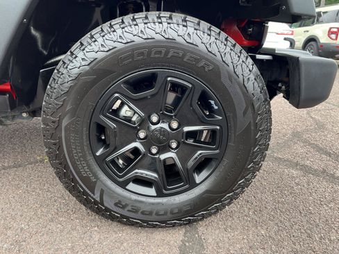 Used 2018 Jeep Wrangler Unlimited Sport AWD/4WD image 9