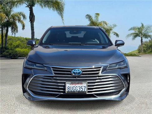 Used 2021 Toyota Avalon Limited w/ Advanced Safety Package FWD image 3