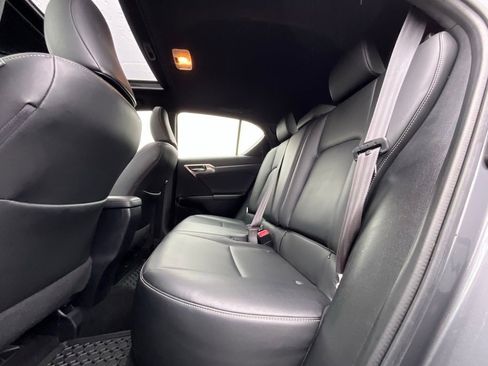 Used 2015 Lexus CT 200h image 13