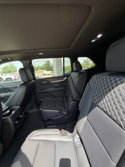 New 2026 GMC Acadia Denali w/ Super Cruise Package FWD image 15