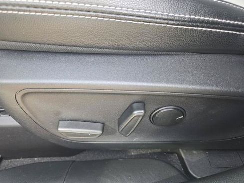 Certified 2025 Ford Escape SE w/ PHEV Premium Package FWD image 8