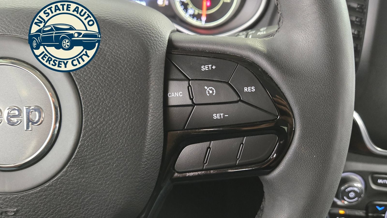 Used 2021 Jeep Cherokee Latitude Plus w/ Sun & Sound Group AWD/4WD image 14
