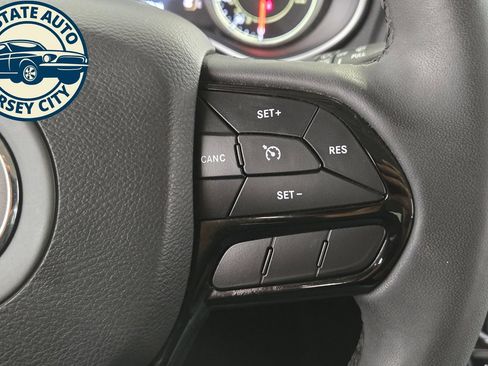 Used 2021 Jeep Cherokee Latitude Plus w/ Sun & Sound Group AWD/4WD image 14