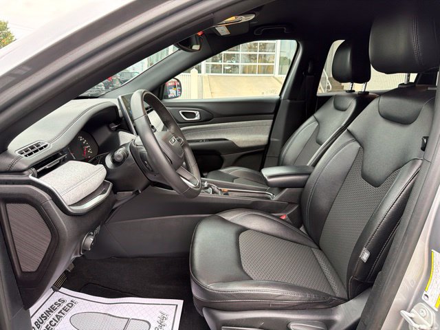 Used 2024 Jeep Compass Latitude AWD/4WD image 13