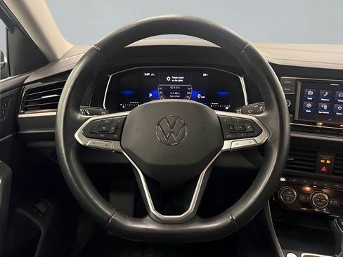 Used 2024 Volkswagen Jetta SE FWD image 17