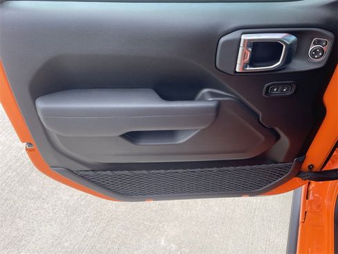 New 2025 Jeep Gladiator Willys image 14