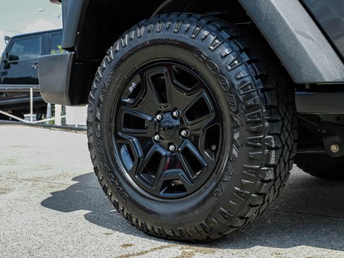 Used 2016 Jeep Wrangler Sport image 41