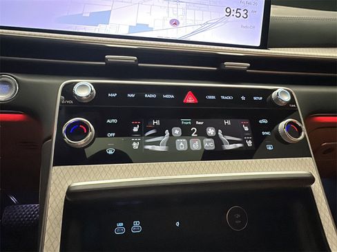 Certified 2025 Genesis GV80 2.5T Prestige image 29