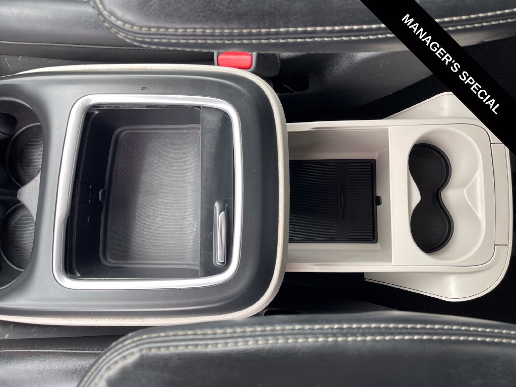 Used 2023 Chrysler Pacifica Touring-L FWD image 27