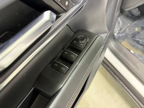 New 2026 GMC Terrain Denali w/ LPO, Black Badging Package AWD/4WD image 12