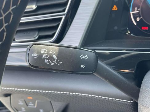 Used 2025 Volkswagen Atlas Cross Sport SE image 22