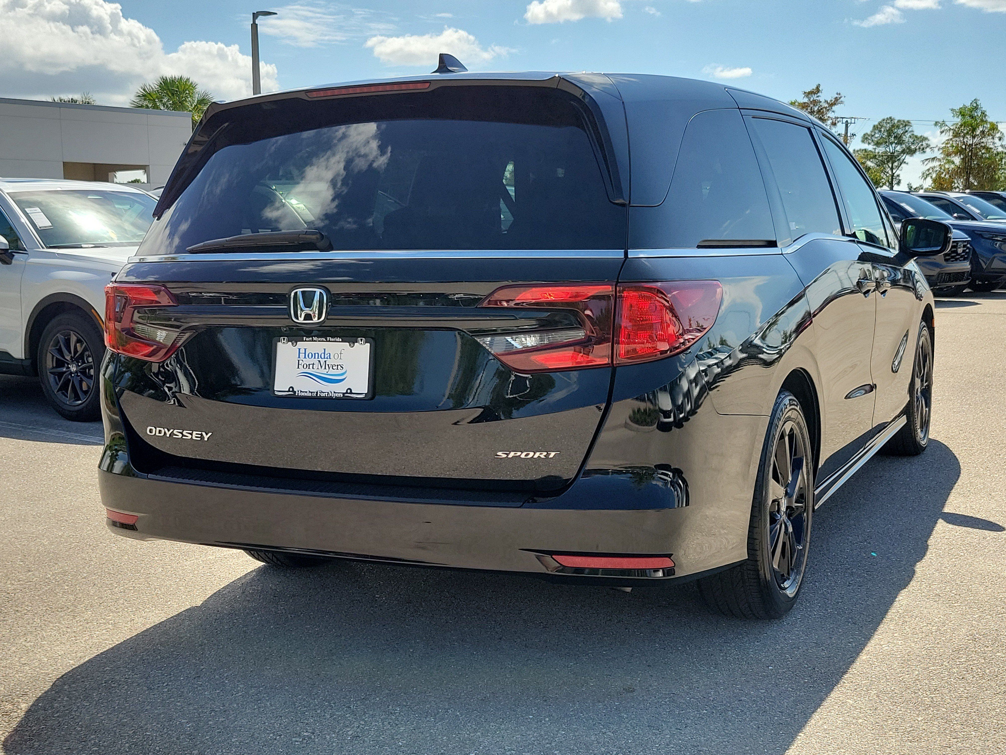 Used 2024 Honda Odyssey Sport image 6