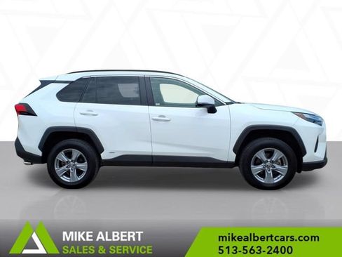 Used 2022 Toyota RAV4 XLE AWD/4WD image 8