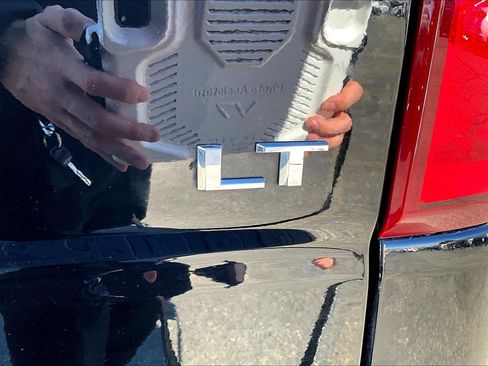 Used 2025 Chevrolet Silverado 1500 LT Trail Boss w/ Convenience Package II image 16