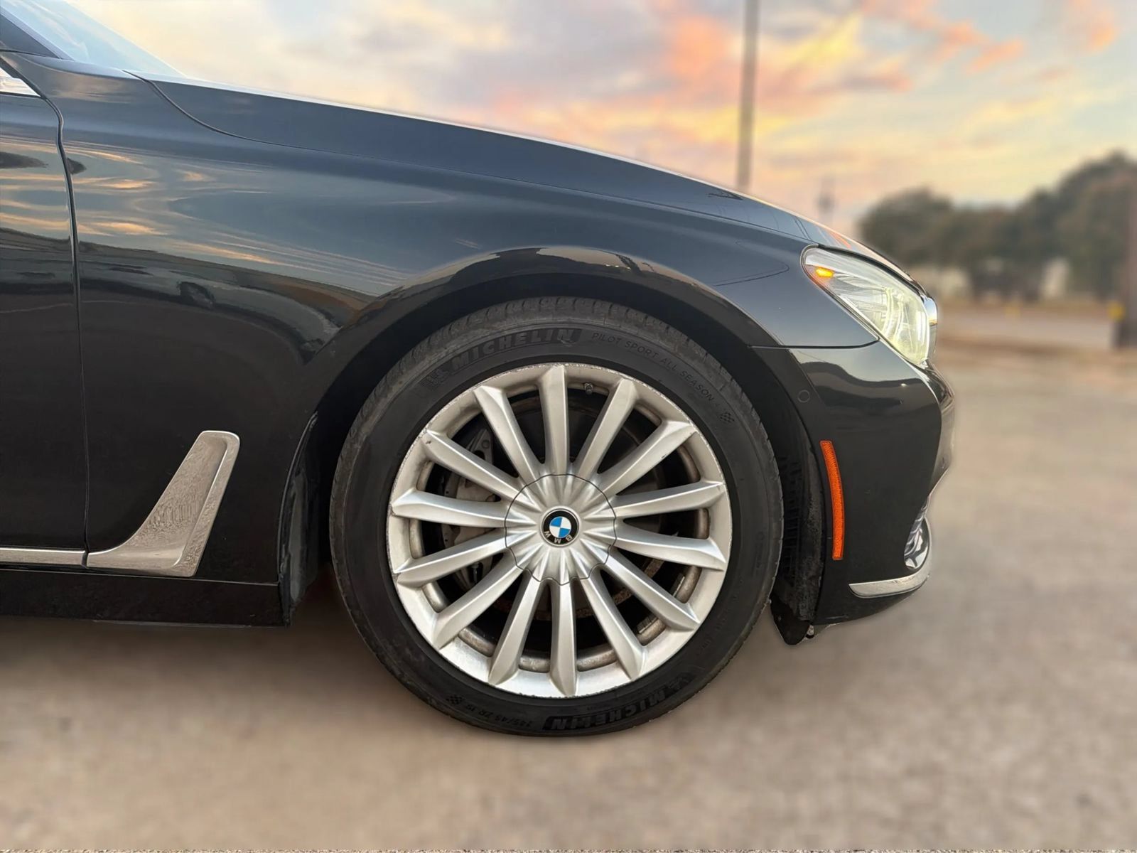 Used 2017 BMW 740i xDrive AWD/4WD image 28