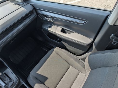 Used 2024 Honda CR-V LX image 11