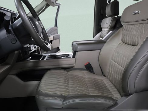 Used 2025 Ford F250 Platinum w/ Platinum Plus Package image 23