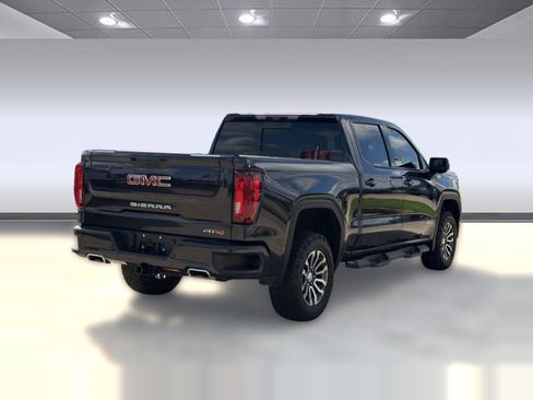 Used 2023 GMC Sierra 1500 AT4 w/ Technology Package AWD/4WD image 9