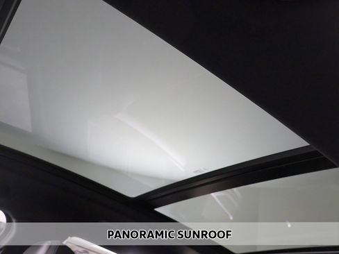 Used 2022 Porsche Macan GTS w/ Premium Package Plus image 4