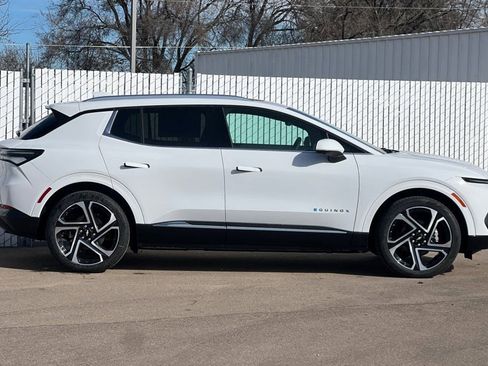 New 2026 Chevrolet Equinox EV LT w/ Convenience Package II FWD image 3