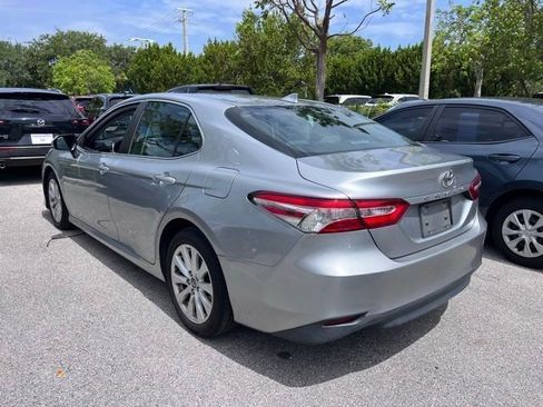 Used 2019 Toyota Camry LE FWD image 4
