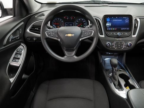Used 2024 Chevrolet Malibu LT image 25