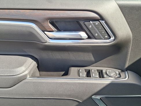 Used 2025 GMC Sierra 1500 SLT image 16