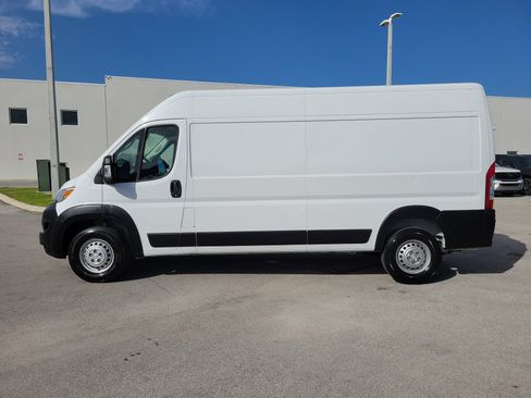 Used 2026 RAM ProMaster 2500 w/ Convenience Group FWD image 8