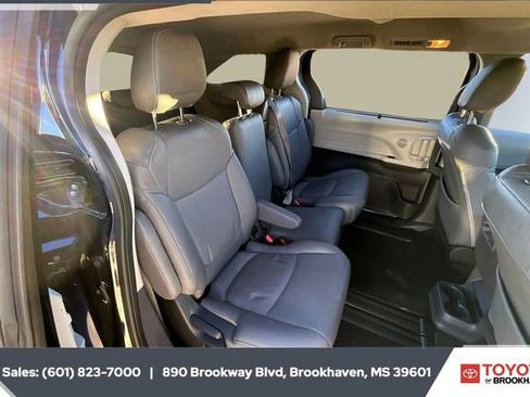 Used 2023 Toyota Sienna LE image 20