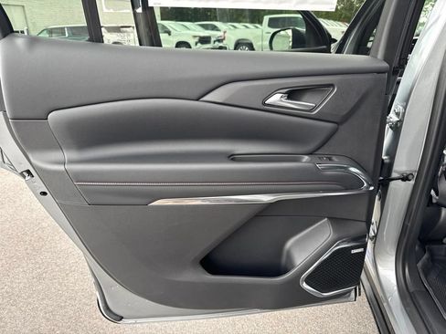 New 2026 Chevrolet Traverse RS w/ LPO, Floor Liner Package AWD/4WD image 22