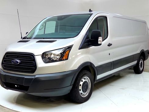 Used 2020 Ford Transit 150 Low Roof RWD image 3
