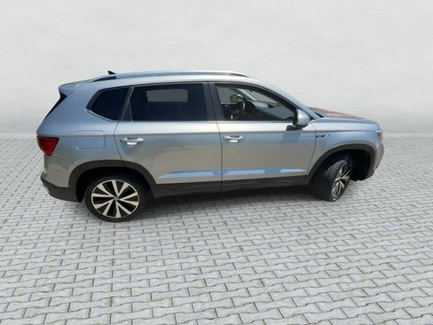 Used 2024 Volkswagen Taos SE FWD image 9