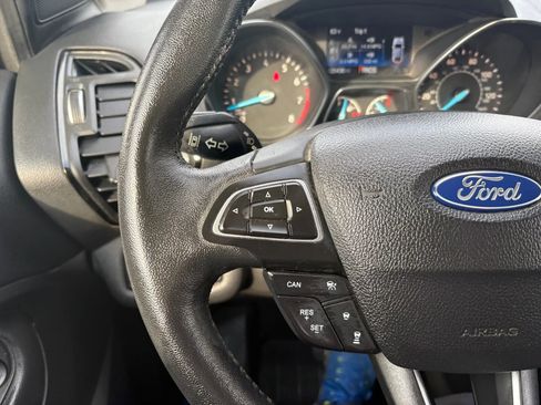 Used 2018 Ford Escape Titanium w/ Ford Safe & Smart Package image 36